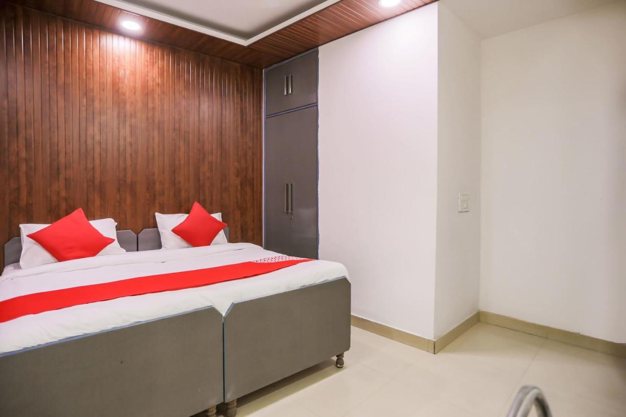 Oyo Jai Palace Yeni Delhi Dış mekan fotoğraf