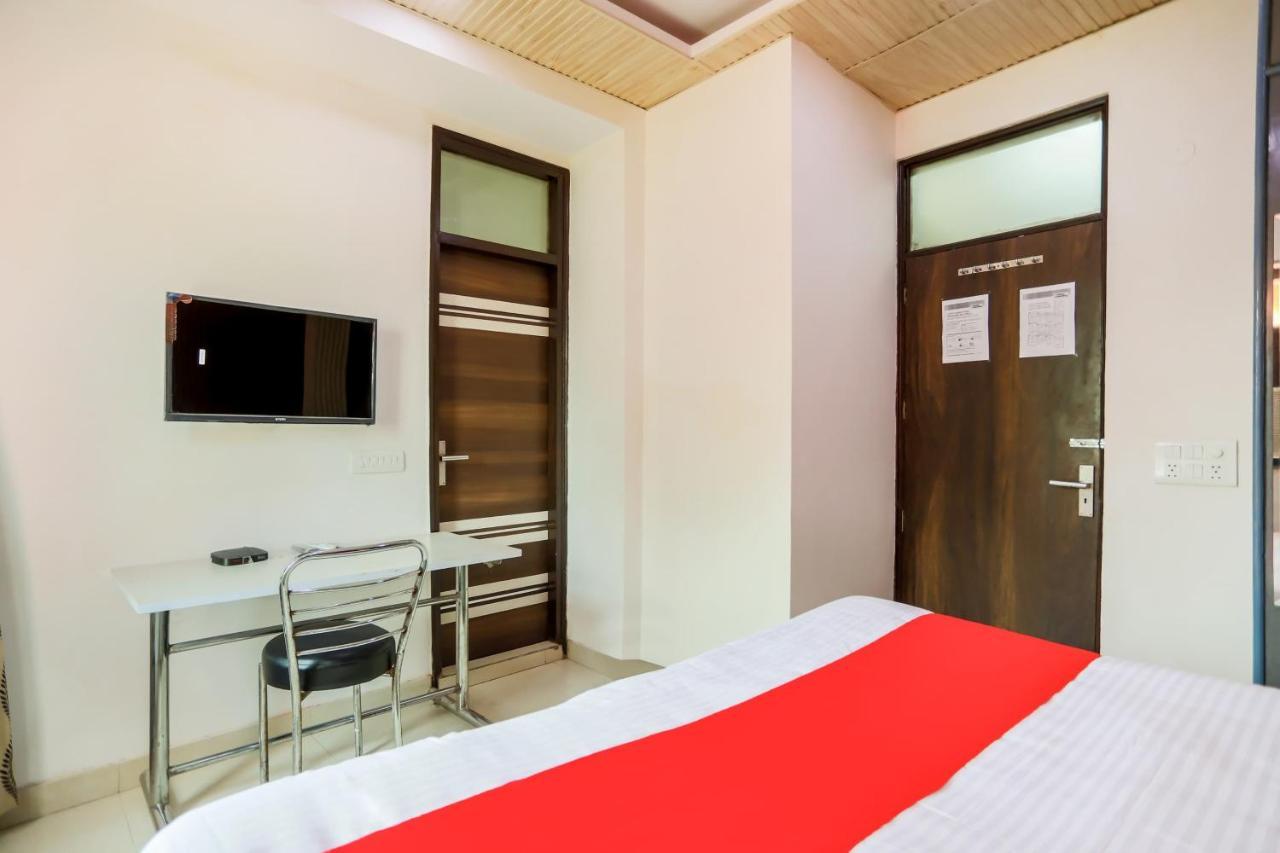 Oyo Jai Palace Yeni Delhi Dış mekan fotoğraf